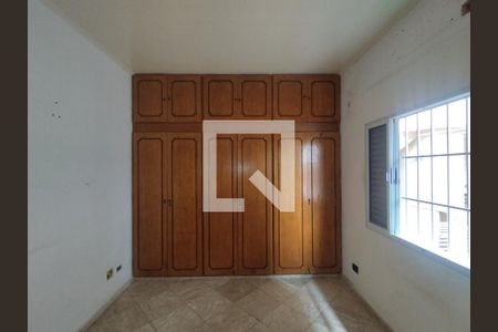 Suíte  de casa à venda com 4 quartos, 330m² em Jardim da Saúde, São Paulo