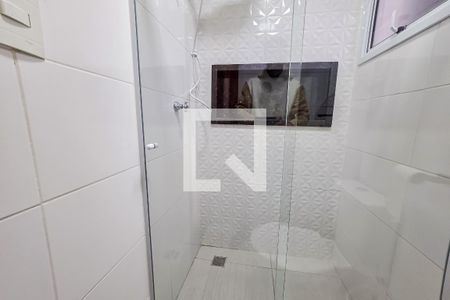 Banheiro de apartamento à venda com 2 quartos, 53m² em Parque das Nações, Santo André
