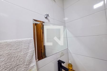 Banheiro de apartamento à venda com 2 quartos, 53m² em Parque das Nações, Santo André