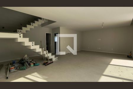 Sala de casa à venda com 4 quartos, 180m² em Vargem Pequena, Rio de Janeiro