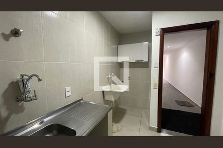 Cozinha de kitnet/studio para alugar com 1 quarto, 10m² em Freguesia (ilha do Governador), Rio de Janeiro