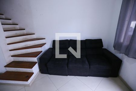 Sala de casa de condomínio para alugar com 2 quartos, 53m² em Loteamento City Jaragua, São Paulo
