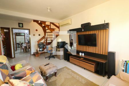 Sala 1 de casa à venda com 4 quartos, 200m² em Cavalhada, Porto Alegre