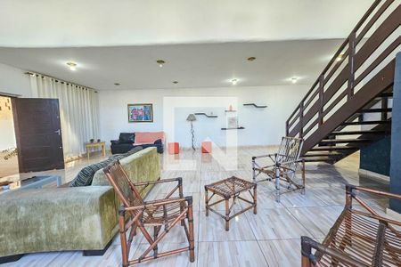 Casa para alugar com 3 quartos, 617m² em Parque Enseada, Guarujá