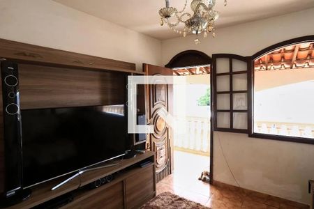 Sala de casa à venda com 3 quartos, 180m² em São Marcos, Belo Horizonte
