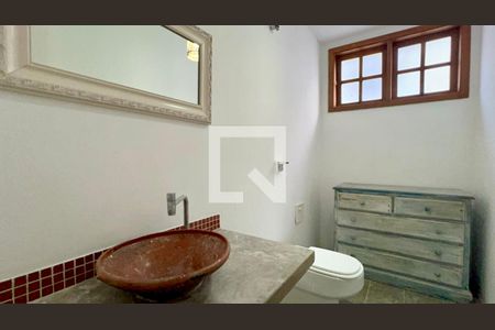 Lavabo de casa à venda com 3 quartos, 206m² em Vila Madalena, São Paulo
