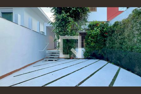 Garagem de casa à venda com 3 quartos, 206m² em Vila Madalena, São Paulo