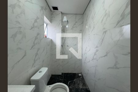 Banheiro de apartamento para alugar com 2 quartos, 40m² em Santo Antônio, Osasco