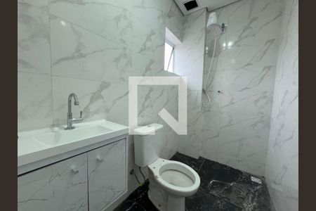 Banheiro de apartamento para alugar com 2 quartos, 40m² em Santo Antônio, Osasco