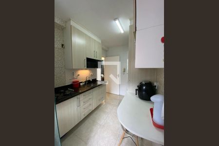 Cozinha de apartamento à venda com 2 quartos, 49m² em Vila Roque, São Paulo