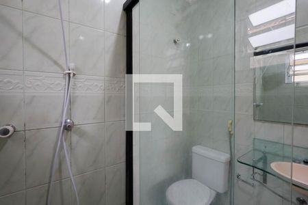 Banheiro da Suíte 1 de casa para alugar com 2 quartos, 120m² em Parque Vitoria, São Paulo