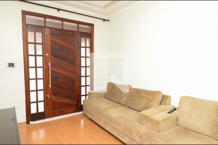 Sala de casa à venda com 4 quartos, 167m² em Eldorado, Contagem