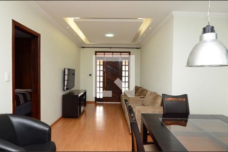 Sala de casa à venda com 4 quartos, 167m² em Eldorado, Contagem