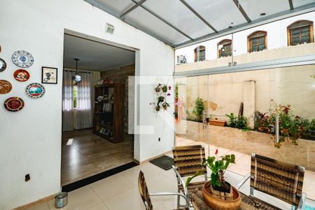 Casa à venda com 4 quartos, 350m² em Santa Amelia, Belo Horizonte