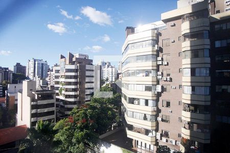 Quarto Suíte 1 Vista de apartamento para alugar com 3 quartos, 137m² em Rio Branco, Porto Alegre