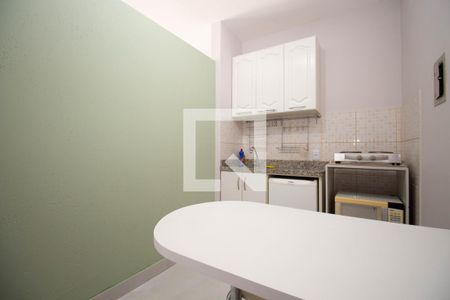 Cozinha de kitnet/studio para alugar com 1 quarto, 38m² em Stn, Brasília