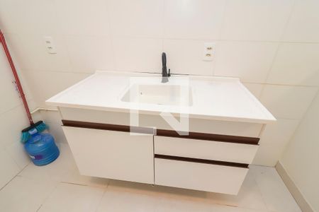 Sala/Cozinha de apartamento à venda com 2 quartos, 32m² em Fazenda Aricanduva, São Paulo