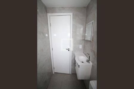 Banheiro de apartamento para alugar com 2 quartos, 47m² em Conjunto Residencial Trinta E Um de Marco, São José dos Campos