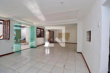 Casa para alugar com 5 quartos, 350m² em Itapuã, Salvador