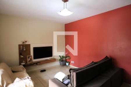 Sala de casa à venda com 3 quartos, 400m² em Santa Ines, Belo Horizonte