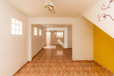 Sala de casa à venda com 4 quartos, 120m² em Conjunto Residencial Sitio Oratorio, São Paulo
