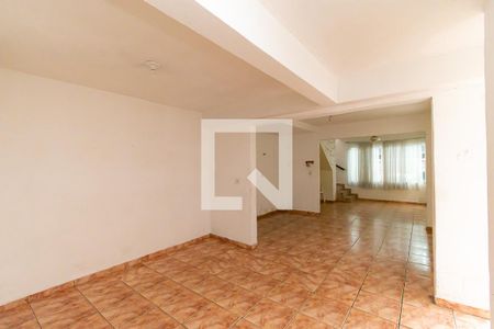 Sala de casa à venda com 4 quartos, 120m² em Conjunto Residencial Sitio Oratorio, São Paulo