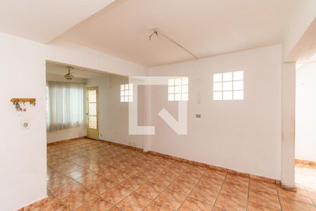 Sala de casa à venda com 4 quartos, 120m² em Conjunto Residencial Sitio Oratorio, São Paulo