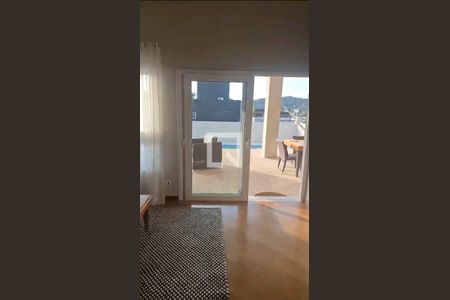 Sala Estar de casa de condomínio à venda com 2 quartos, 334m² em Residencial Morada dos Lagos, Barueri