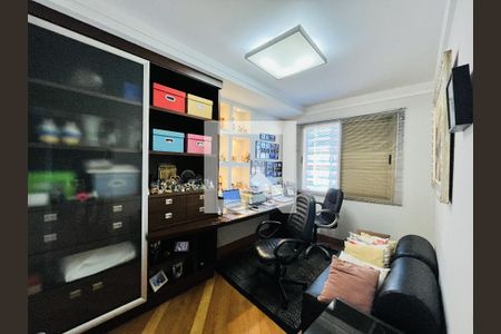 Quarto de apartamento à venda com 3 quartos, 210m² em Jardim, Santo André