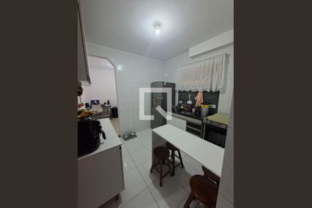 Cozinha de apartamento à venda com 2 quartos, 44m² em Vila Scarpelli, Santo André
