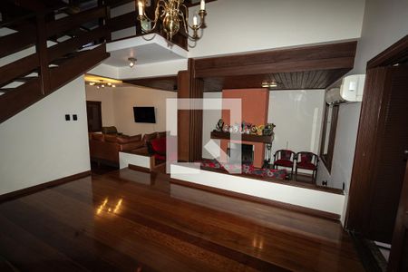 Sala de casa à venda com 4 quartos, 300m² em Jardim Itu, Porto Alegre