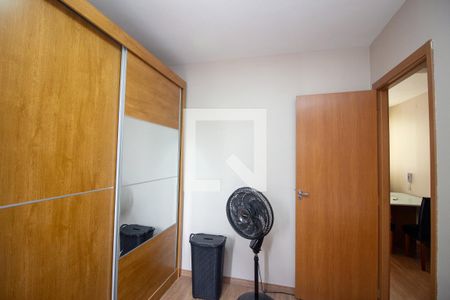 Quarto 2 de apartamento para alugar com 2 quartos, 47m² em Vale das Amendoeiras, Contagem