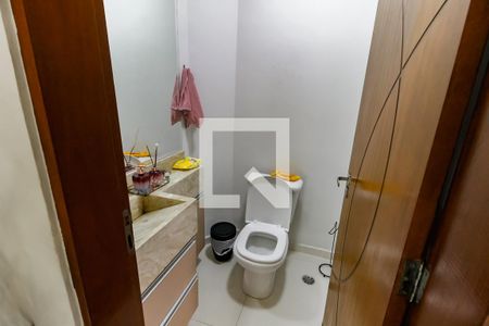 Lavabo de casa de condomínio para alugar com 3 quartos, 250m² em Jardim Mirna, Taboão da Serra