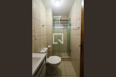 Banheiro de apartamento à venda com 1 quarto, 42m² em Santa Tereza, Porto Alegre