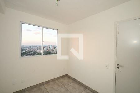 Quarto 2 de apartamento para alugar com 2 quartos, 32m² em Vila Suzana, São Paulo