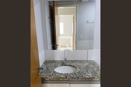 Banheiro de apartamento para alugar com 2 quartos, 54m² em Parque Oeste Industrial, Goiânia