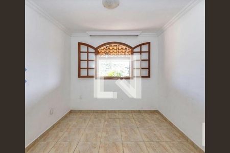 Quarto de casa à venda com 3 quartos, 460m² em Palmeiras, Belo Horizonte