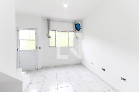 Sala de casa de condomínio à venda com 2 quartos, 42m² em Parada Xv de Novembro, São Paulo