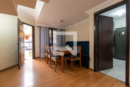Sala de casa de condomínio para alugar com 3 quartos, 93m² em Boqueirão, Curitiba