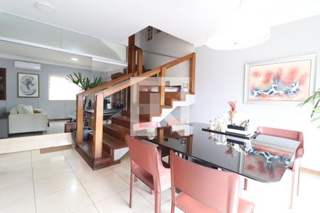 Sala de casa para alugar com 3 quartos, 650m² em Jardim Karaíba, Uberlândia
