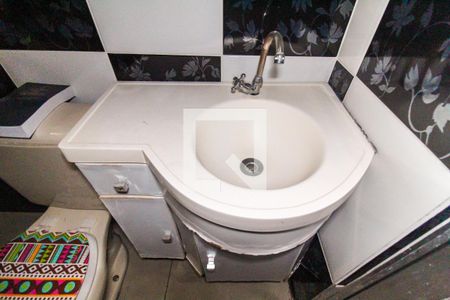 Banheiro da Suíte de casa para alugar com 1 quarto, 60m² em Conjunto Habitacional A. E. Carvalho, São Paulo