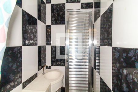 Banheiro da Suíte de casa para alugar com 1 quarto, 60m² em Conjunto Habitacional A. E. Carvalho, São Paulo