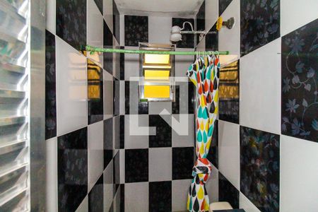 Banheiro da Suíte de casa para alugar com 1 quarto, 60m² em Conjunto Habitacional A. E. Carvalho, São Paulo