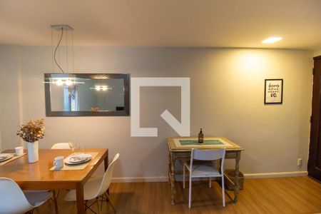 Sala de apartamento para alugar com 2 quartos, 63m² em Fátima, Niterói