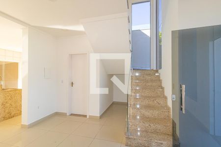 Casa para alugar com 2 quartos, 260m² em Vila Monte Carlo, Cachoeirinha