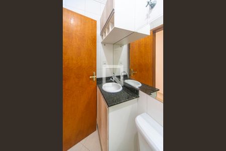 Banheiro  de apartamento à venda com 2 quartos, 56m² em Vila Camilópolis, Santo André