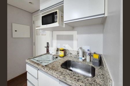 Cozinha de apartamento para alugar com 1 quarto, 26m² em Vila Uberabinha, São Paulo