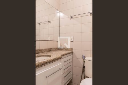 Banheiro da Suíte de apartamento para alugar com 3 quartos, 80m² em Vila Paris, Belo Horizonte