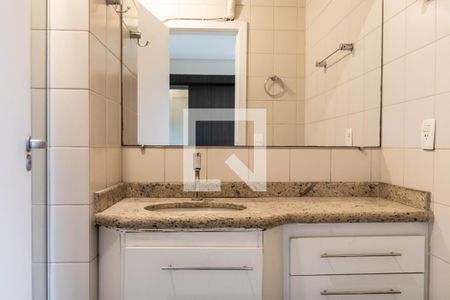 Banheiro da Suíte de apartamento para alugar com 3 quartos, 80m² em Vila Paris, Belo Horizonte