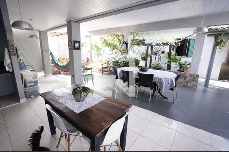 Casa à venda com 4 quartos, 200m² em Bairro Santa Rita, Goiânia